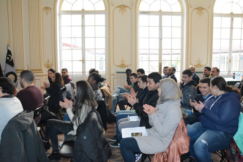 فرانسیسی طلباء و طالبات کا سفارتخانہ پاکستان پیرس کا مطالعاتی دورہ (110)