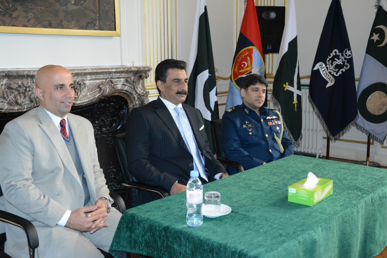 فرانسیسی طلباء و طالبات کا سفارتخانہ پاکستان پیرس کا مطالعاتی دورہ (108)