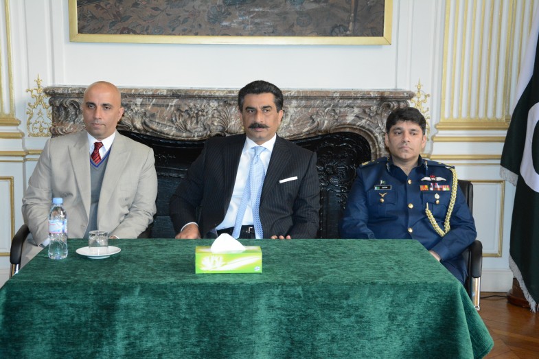 فرانسیسی طلباء و طالبات کا سفارتخانہ پاکستان پیرس کا مطالعاتی دورہ (107)