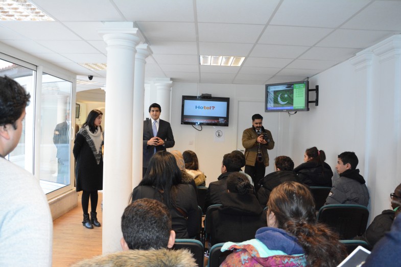 فرانسیسی طلباء و طالبات کا سفارتخانہ پاکستان پیرس کا مطالعاتی دورہ (87)