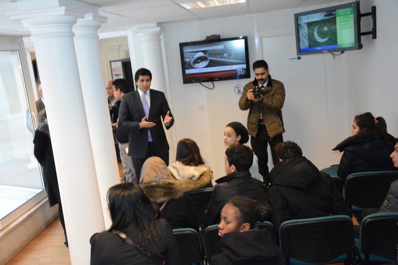 فرانسیسی طلباء و طالبات کا سفارتخانہ پاکستان پیرس کا مطالعاتی دورہ (85)