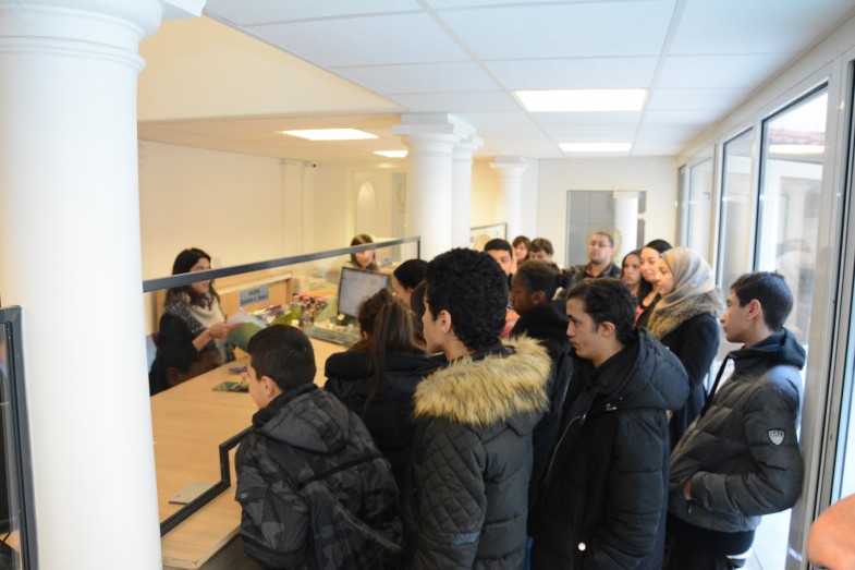 فرانسیسی طلباء و طالبات کا سفارتخانہ پاکستان پیرس کا مطالعاتی دورہ (69)