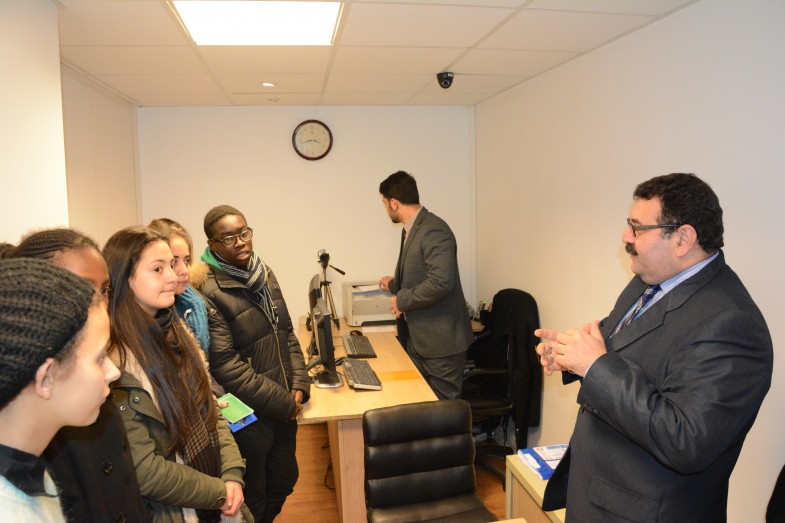 فرانسیسی طلباء و طالبات کا سفارتخانہ پاکستان پیرس کا مطالعاتی دورہ (58)
