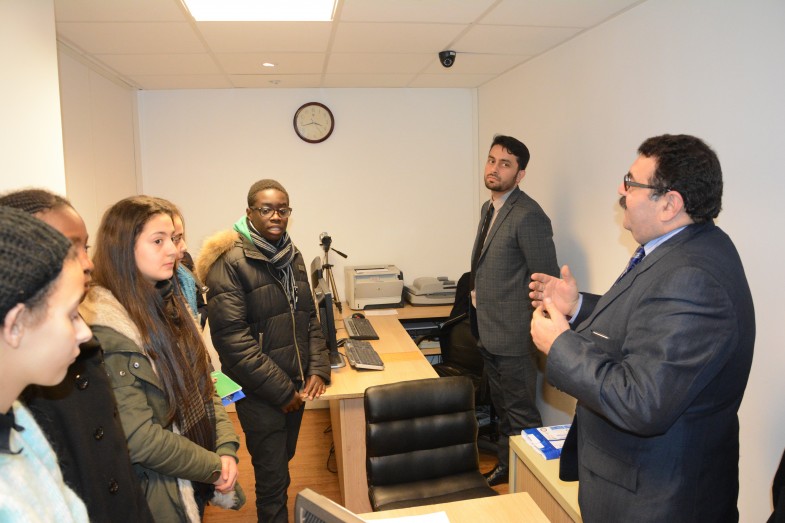 فرانسیسی طلباء و طالبات کا سفارتخانہ پاکستان پیرس کا مطالعاتی دورہ (57)