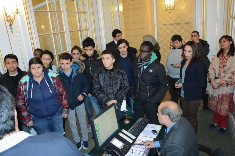 فرانسیسی طلباء و طالبات کا سفارتخانہ پاکستان پیرس کا مطالعاتی دورہ (42)