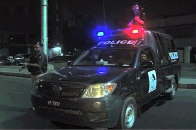 Karachi: Burmese groups