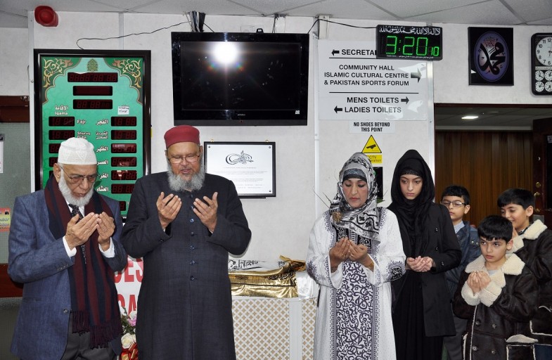 یورپ اور برطانیہ کی بڑی مرکزی جا مع مسجد کی بنیا د رکھنے والی 7 عظیم شخصیات کو زبردست خراج تحسین