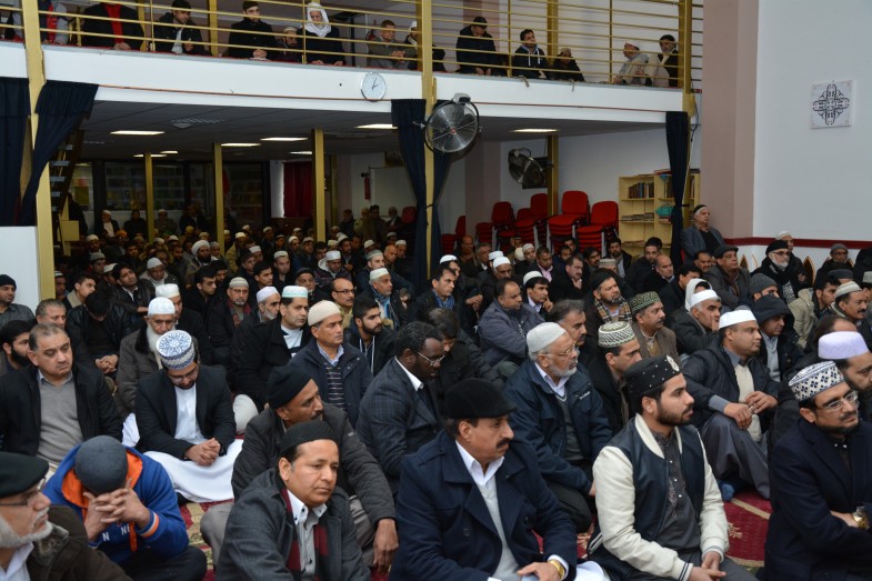 چوہدری اعظم کی خوش دامن کی نمازہ جنازہ ادارہ منہاج القرآن میں ادا کی گئی۔ (7)