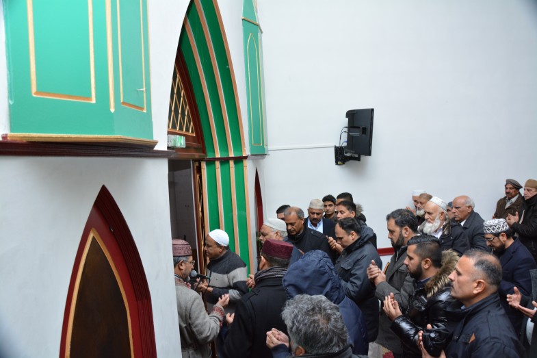 چوہدری اعظم کی خوش دامن کی نمازہ جنازہ ادارہ منہاج القرآن میں ادا کی گئی۔ (6)