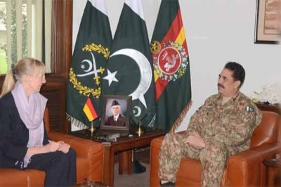 Army Chief Meets