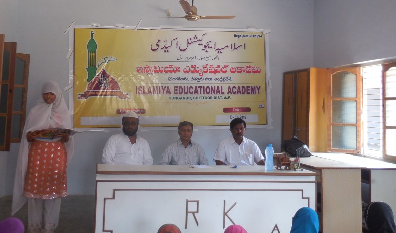 Nisar Ahmed delivering speech on Linguistics