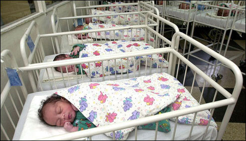 مائیں اپنے نوزائدہ بچےبیچنے لگیں، قیمت دو ہزار ۔۔۔؟
