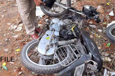 Lahore: Truck motorcycle