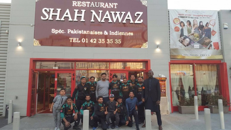 France Cricket Club Villier-la-Bell Team Celebration (1)