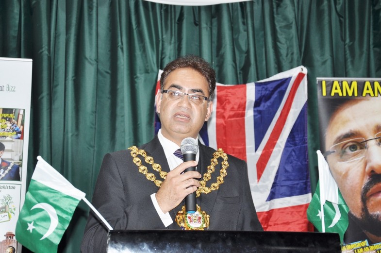 Mayor of oldhem Cllr Attique-rehman