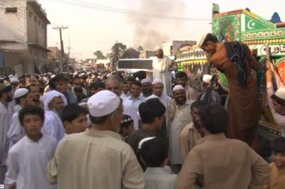 Peshawar demonstrate