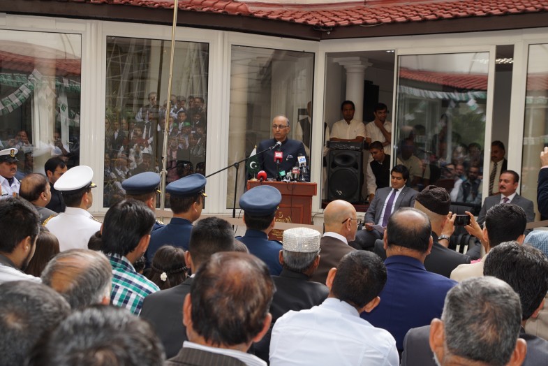 Ambassador Moin ul Haque addressing Independence Day ceremny in Paris on August 14, 2016