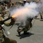 Indian-Govt-Decided-to-Use-Red-Chilly-Guns-in-Kashmir