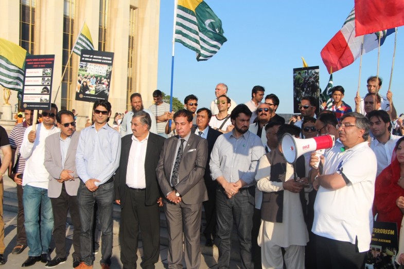 Kashmiri People Protest