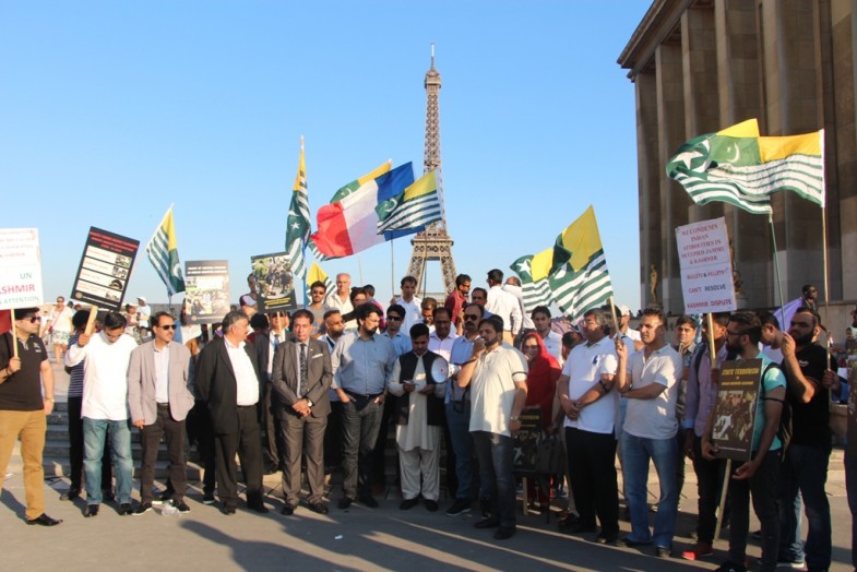 Kashmiri People Protest