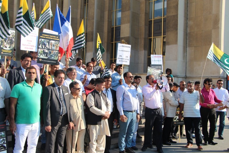 Kashmiri People Protest