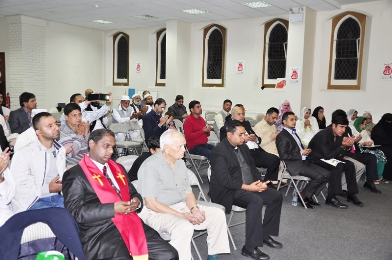 Pakistan Independence Day Celebration in Bahu Centre UK (21)