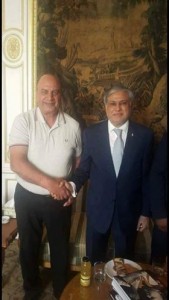 ٰIshaq Dar to meet PML N leaders in France