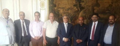 ٰIshaq Dar to meet PML N leaders in France