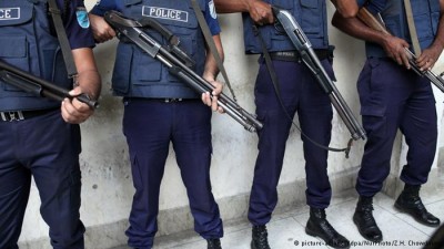 Knee break policy, criticized the Bangladesh police