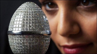 Australia, diamonds and precious egg made of gold