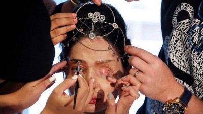 indina-girl-effected-with-acid-walked-on-the-ramp