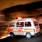 karachi-speedy-truck-full-of-wheat-overturns-3-injured