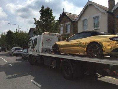 London Police siezed Pakistani young boys's Golden Car