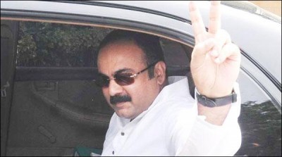 MQM leader Khawaja Izhar ul Hassan released after arrest yesterday