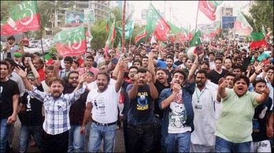pti-prepared-their-danda-force-in-gujeranwala
