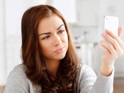 ladies are crazy about iphone than men