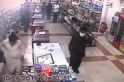MULTAN: Armed robbers looted millions Pharmacies La Escape