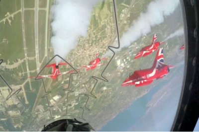 UK ayrubytk group first flight of the China Red ARROWS