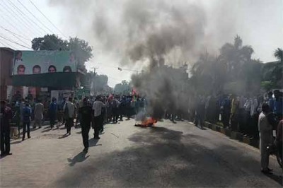 Captain player came out, continued to protest city