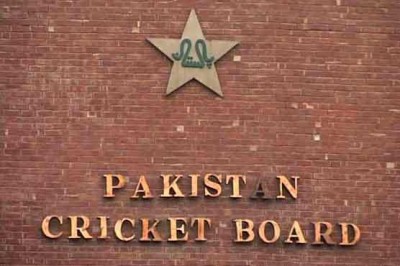 Pakistan Cricket Board bomb exploded central contracts