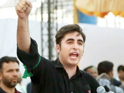 Prime Minister Nawaz Sharif taking the country on the verge of collapse, Bilawal Bhutto