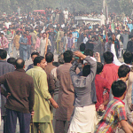 Outside the Prime Minister's rally in Peshawar PTI and PML-N Workers Clash