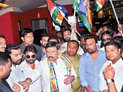 The artists did not work against the extortion, the heart is hard, demonstrations Release