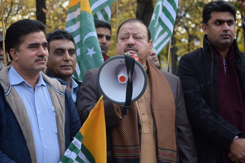 Protest In Paris For Kashmir (6)