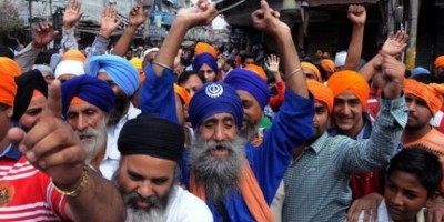 'Modi complimented dead, Sikhs opens new front