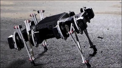  Goes up on the wall, the robot detects leap up