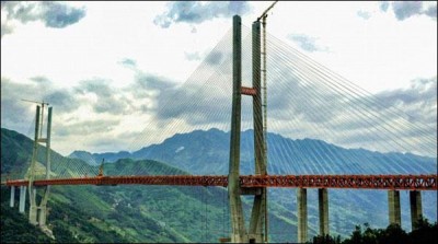China completed construction of the bridge over 565 meters