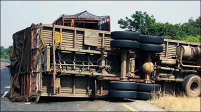 Mach area of ​​Bolan district overturned trailer