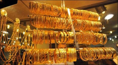 Gold price at Rs 300 per tola