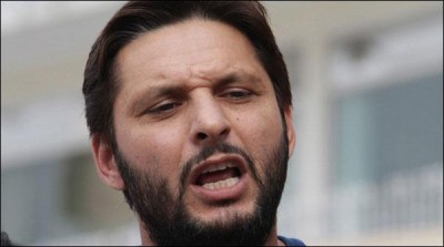 shahid Afridi ready to send legal notice to Miandad